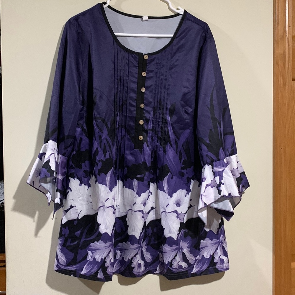 SHEIN blue and white flowers